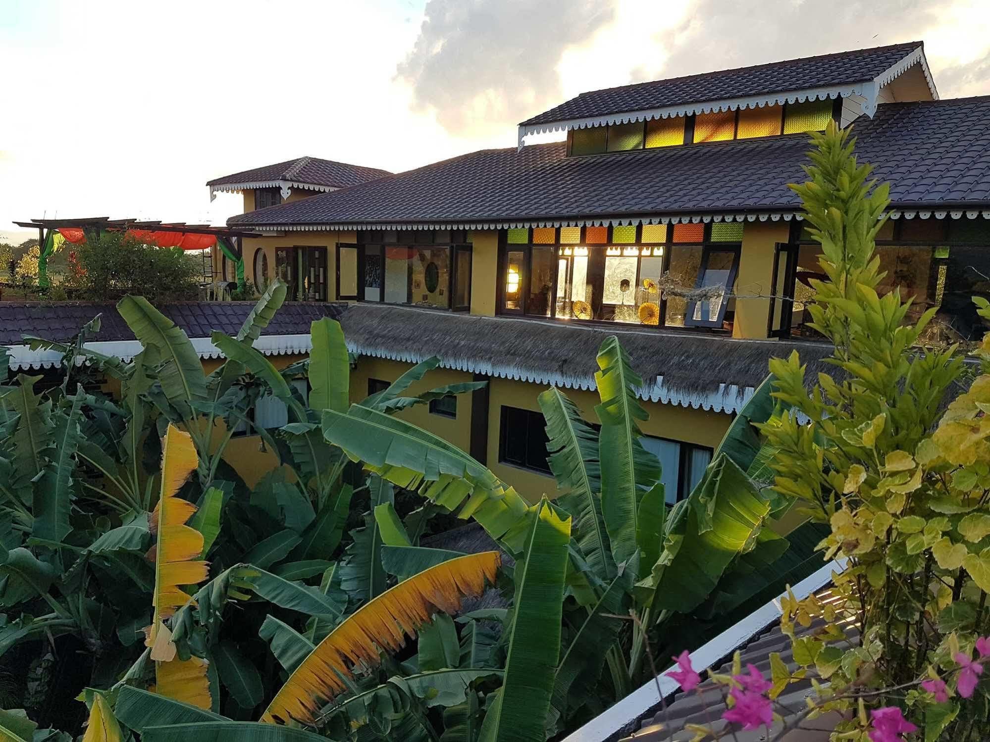 Thanakha Inle Hotel Nyaung Shwe Luaran gambar